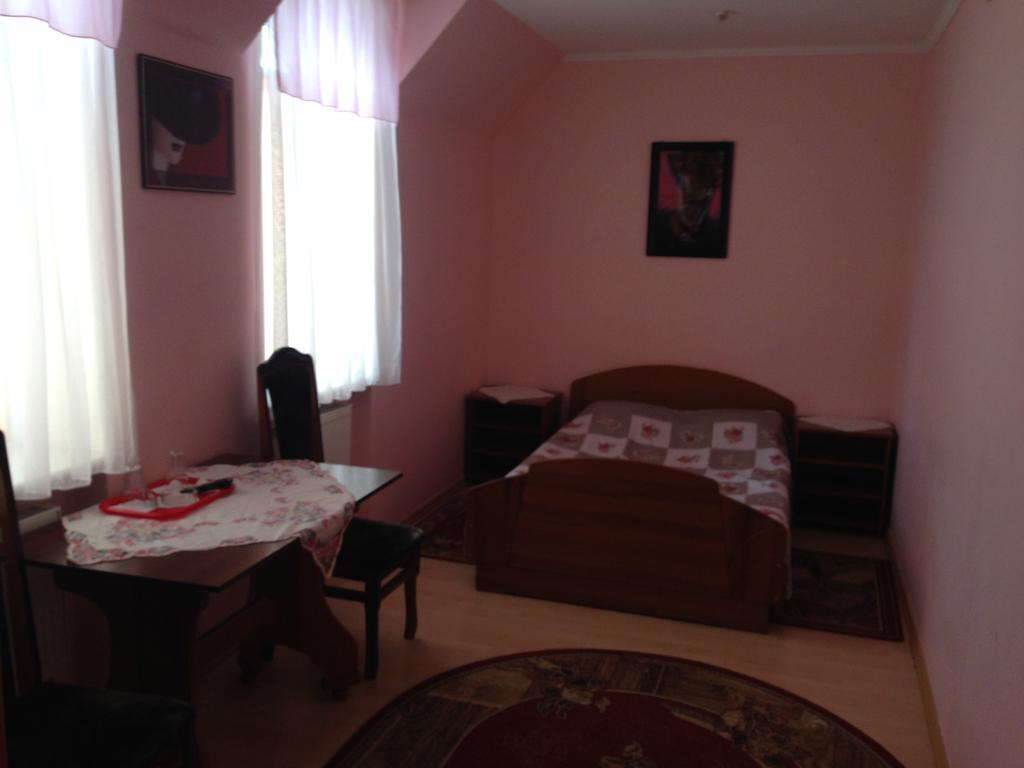 Formula Plus Motel Lutsk Ruang foto